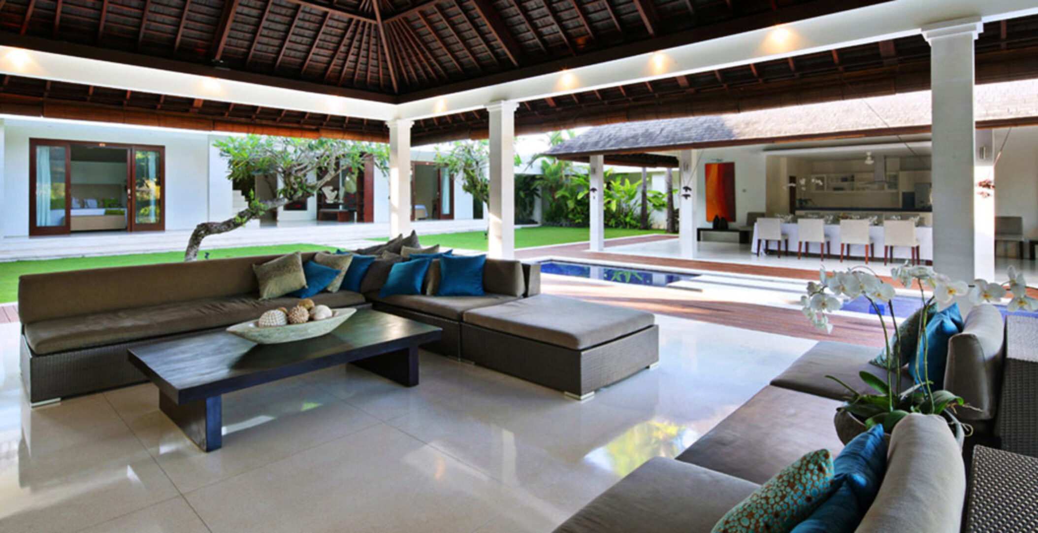 Entfliehen Sie in Ihre Traumvilla in Canggus exklusiver Oasis 1000