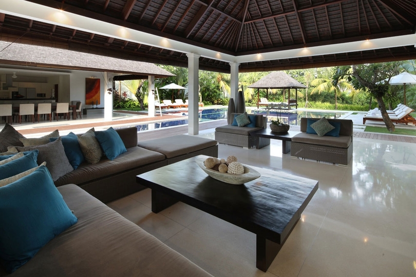 Entfliehen Sie in Ihre Traumvilla in Canggus exklusiver Oasis 1000