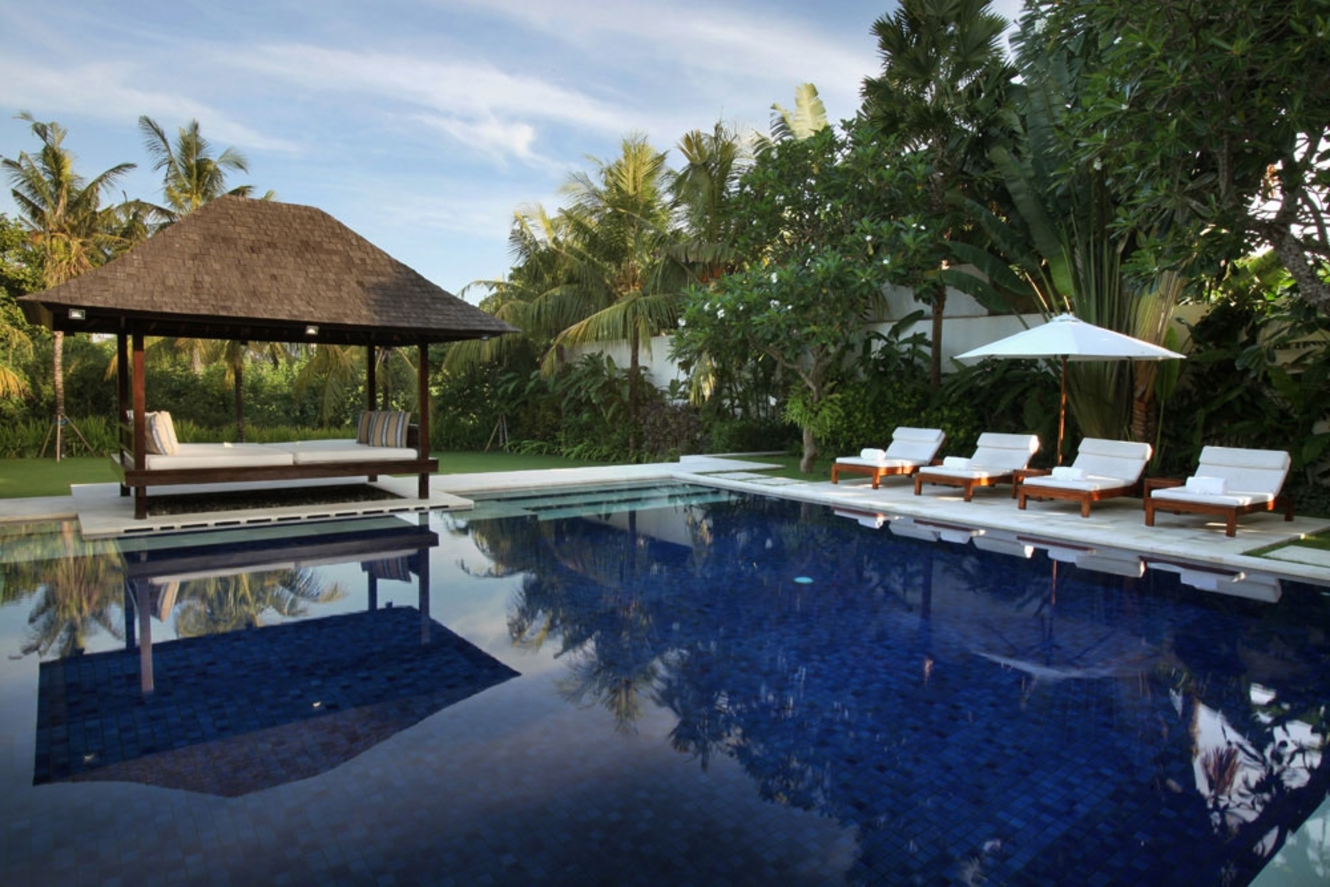 Entfliehen Sie in Ihre Traumvilla in Canggus exklusiver Oasis 1000