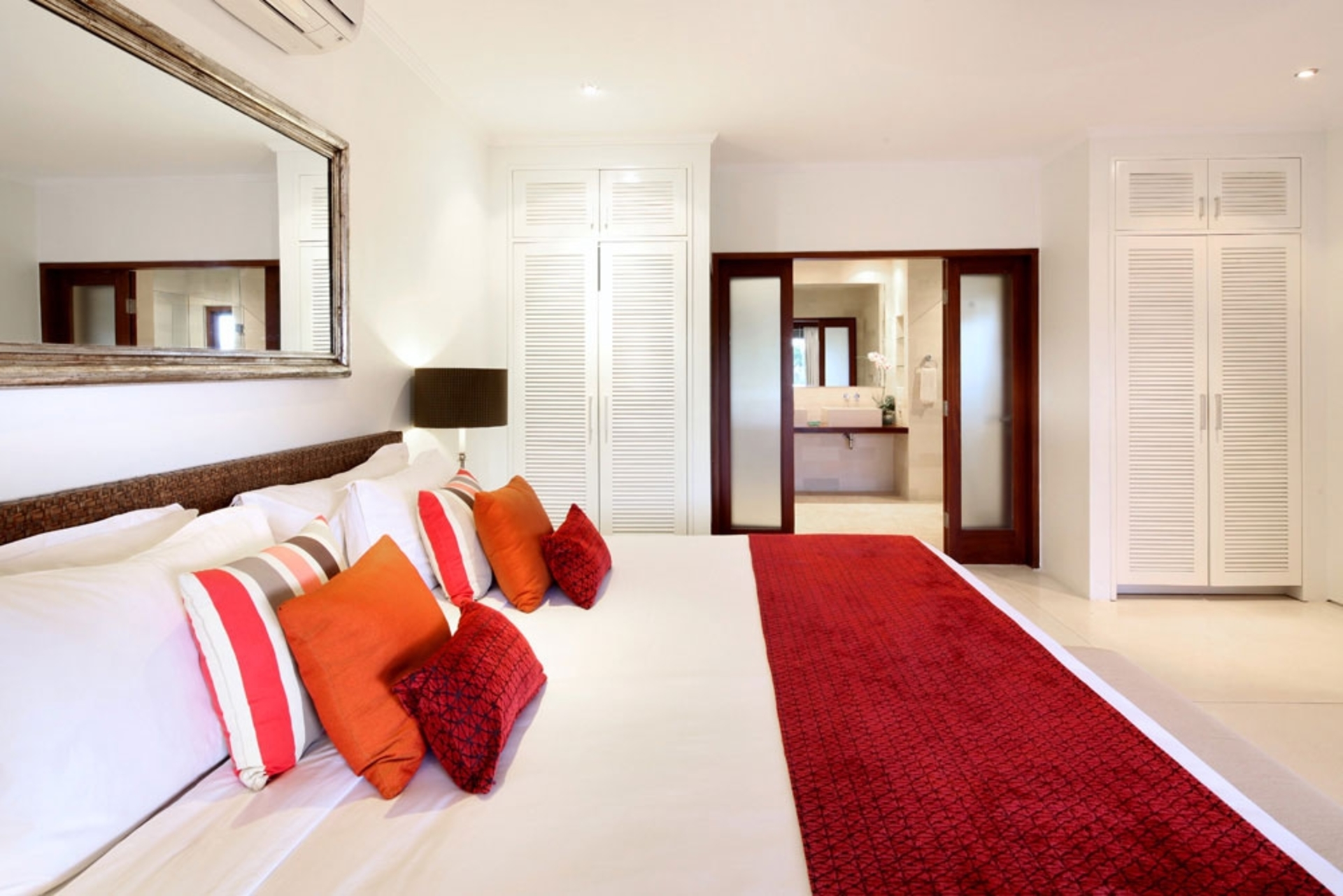 Entfliehen Sie in Ihre Traumvilla in Canggus exklusiver Oasis 1000