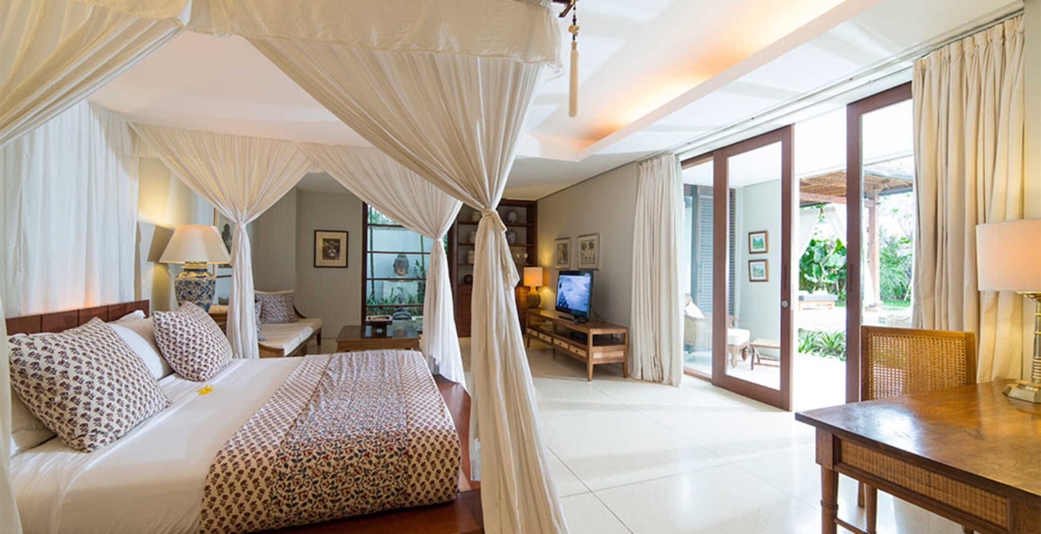 Eine luxuriöse Oase nur wenige Schritte vom Ufer entfernt – Bali Villa 1008