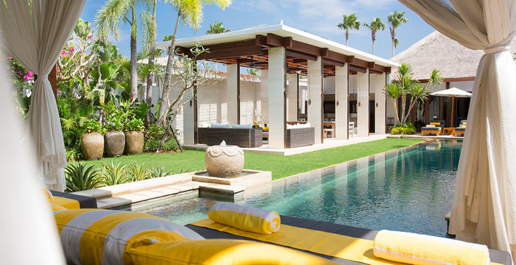 Eine luxuriöse Oase nur wenige Schritte vom Ufer entfernt – Bali Villa 1008