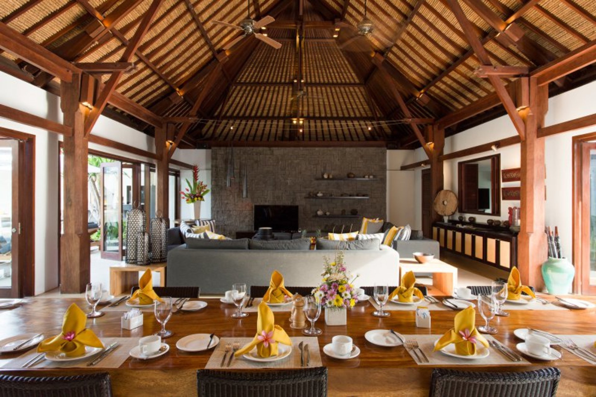 Eine luxuriöse Oase nur wenige Schritte vom Ufer entfernt – Bali Villa 1008