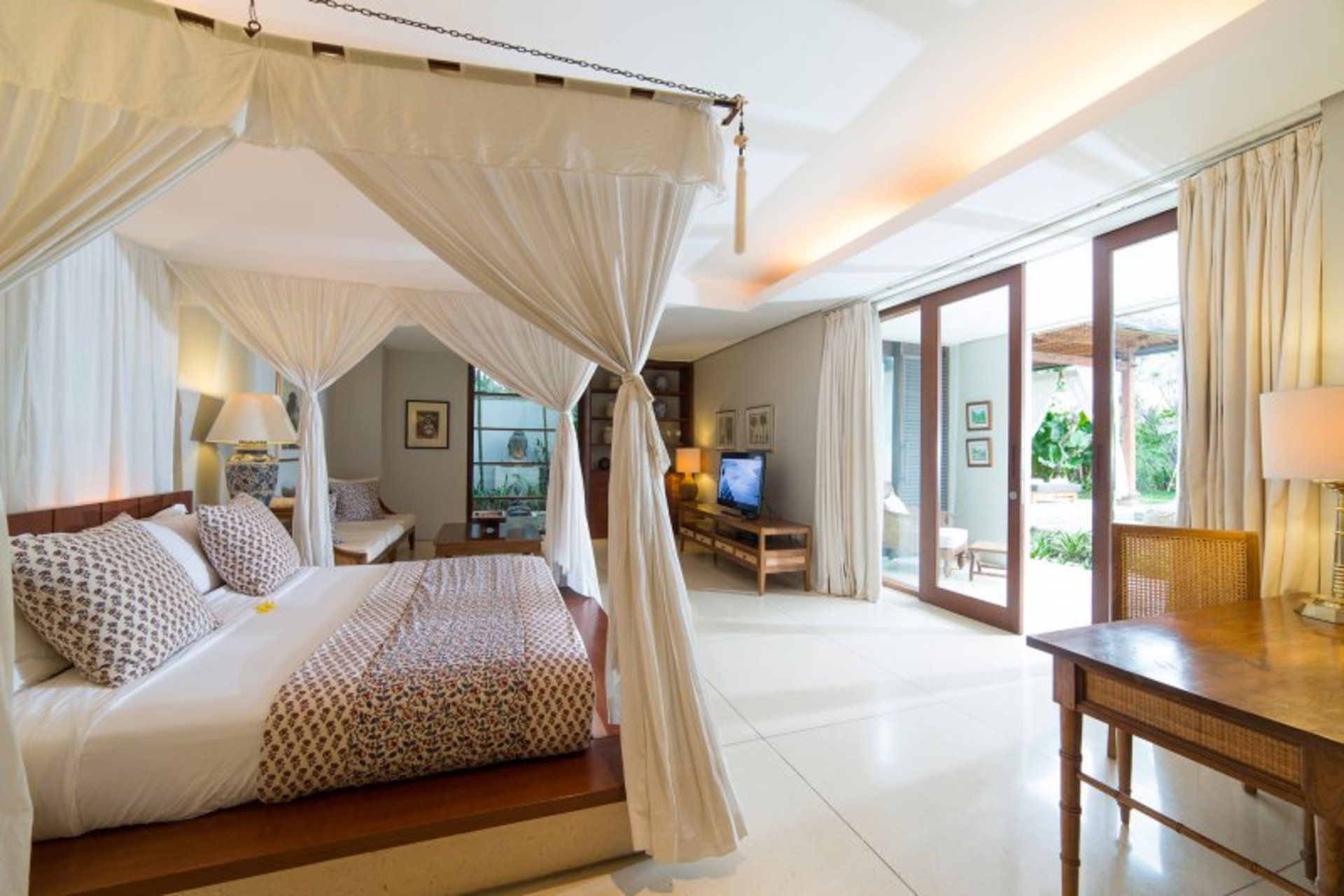 Eine luxuriöse Oase nur wenige Schritte vom Ufer entfernt – Bali Villa 1008