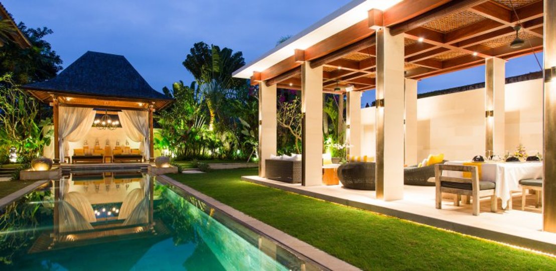 Eine luxuriöse Oase nur wenige Schritte vom Ufer entfernt – Bali Villa 1008