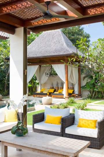 Eine luxuriöse Oase nur wenige Schritte vom Ufer entfernt – Bali Villa 1008