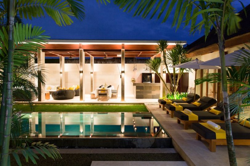 Eine luxuriöse Oase nur wenige Schritte vom Ufer entfernt – Bali Villa 1008