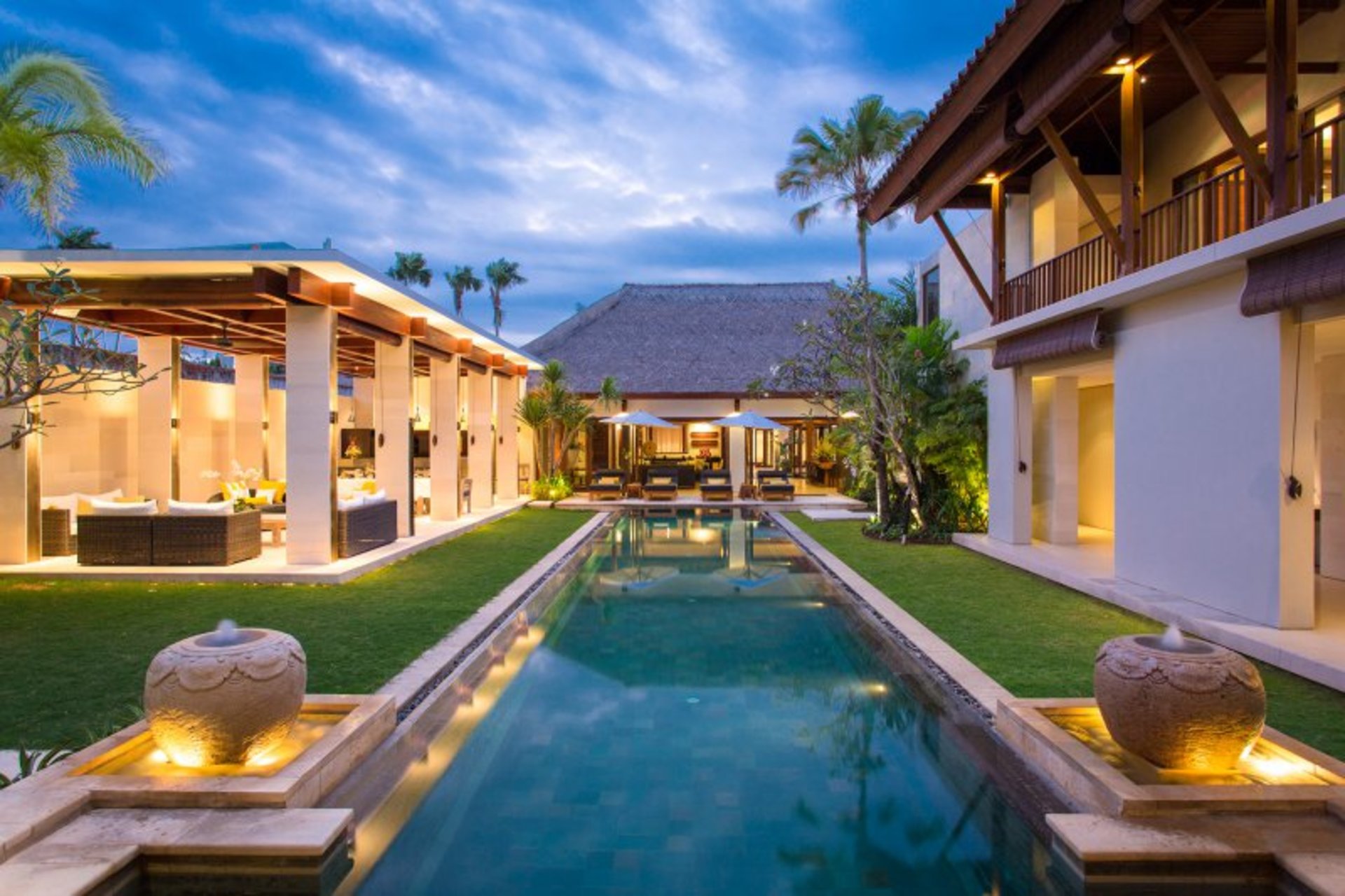 Eine luxuriöse Oase nur wenige Schritte vom Ufer entfernt – Bali Villa 1008