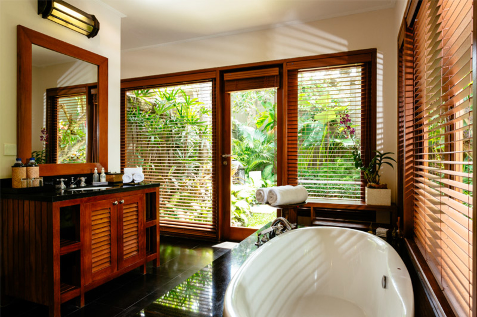 Abgeschiedener 5-Sterne-Luxus am Meer – Bali Villa 1018