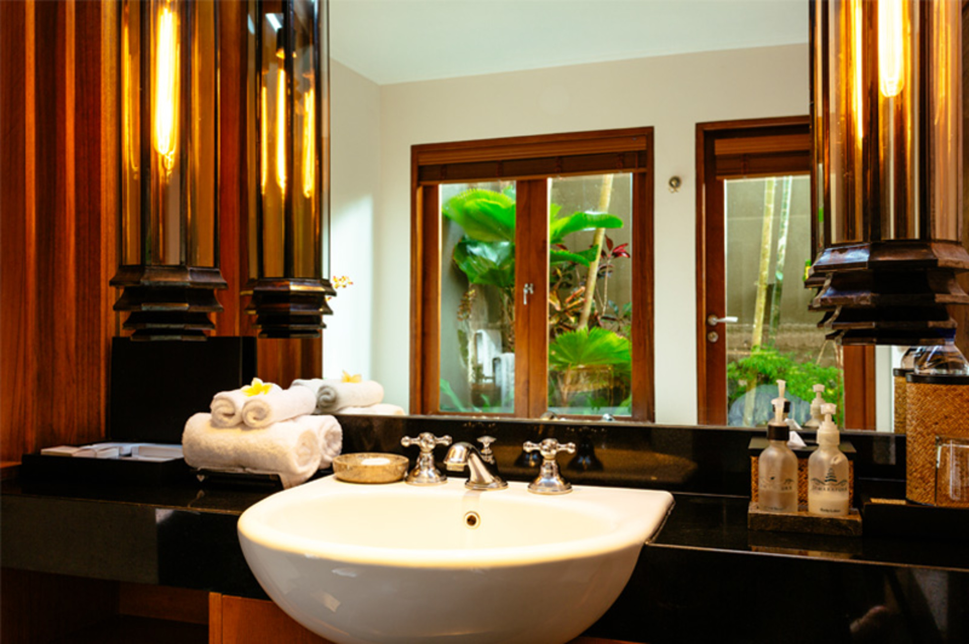 Abgeschiedener 5-Sterne-Luxus am Meer – Bali Villa 1018