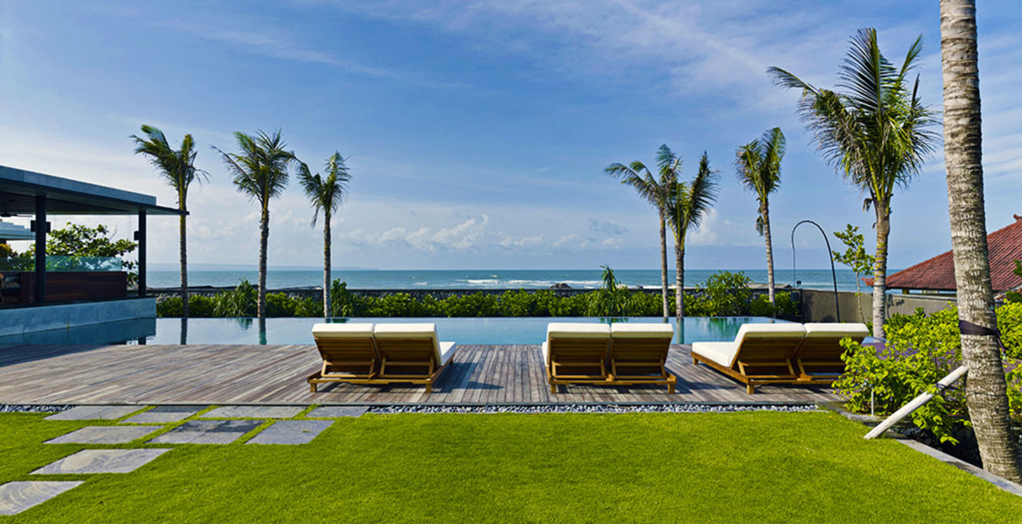 Luxus-Refugium am Meer – Bali Villa 1021