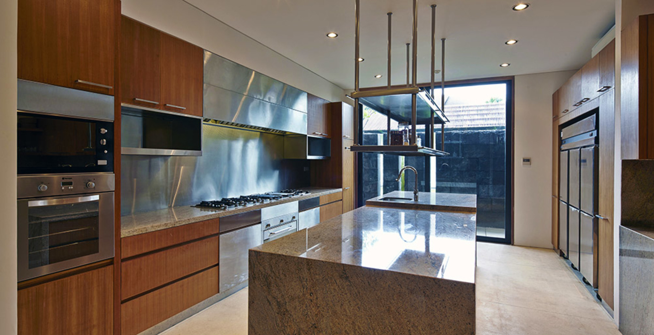 Luxus-Refugium am Meer – Bali Villa 1021