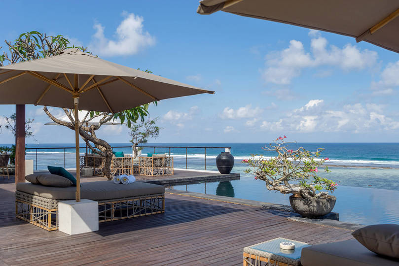 Ultimatives 5-Sterne-Refugium mit Meerblick – Bali Villa 1027