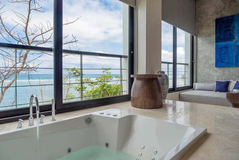 Ultimatives 5-Sterne-Refugium mit Meerblick – Bali Villa 1027