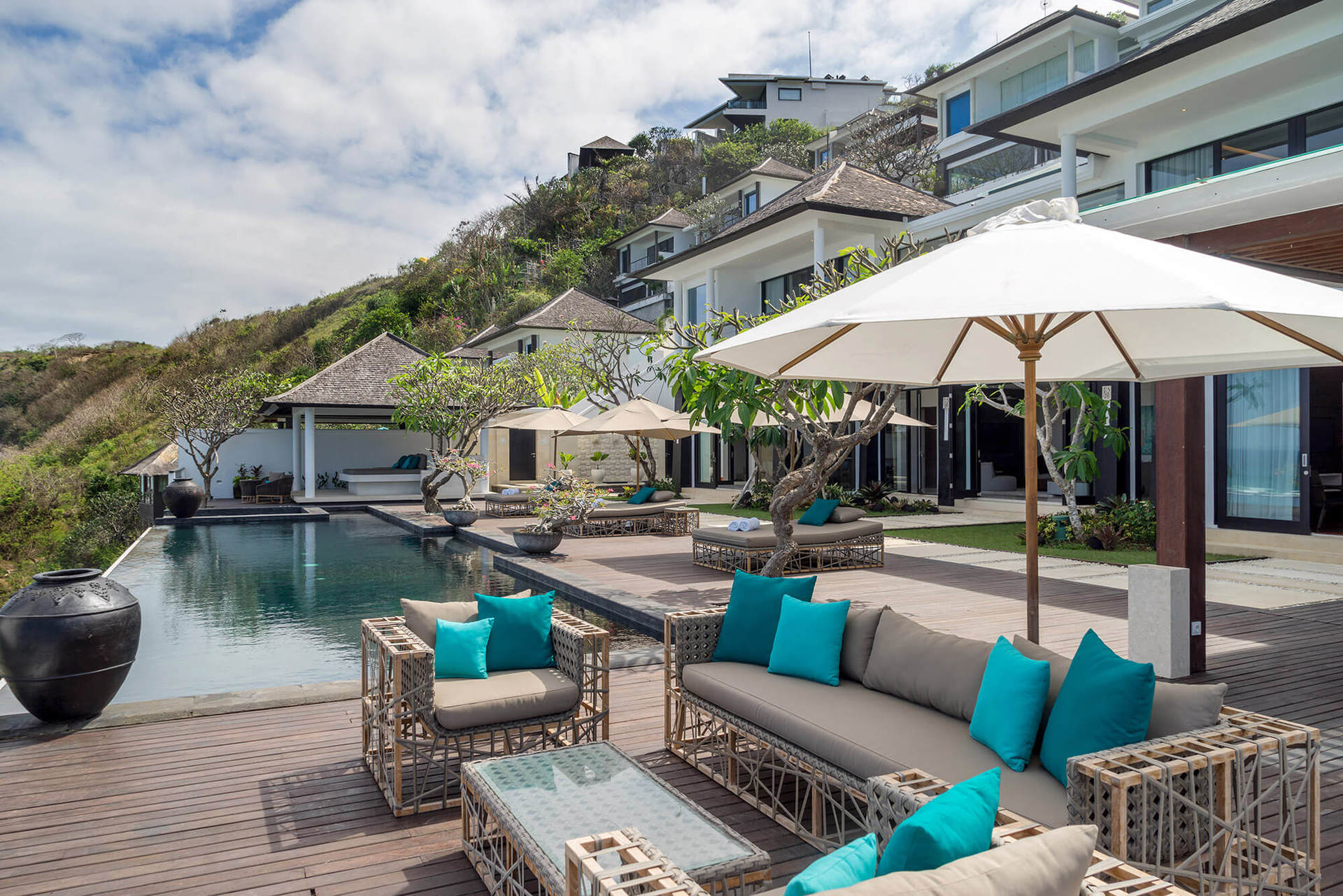 Ultimatives 5-Sterne-Refugium mit Meerblick – Bali Villa 1027