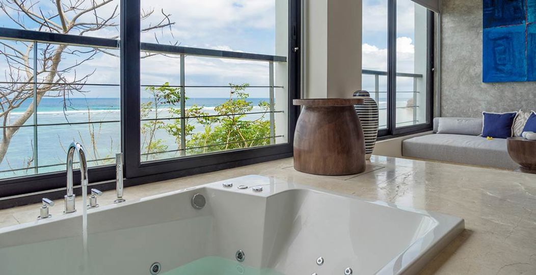 Ultimatives 5-Sterne-Refugium mit Meerblick – Bali Villa 1027