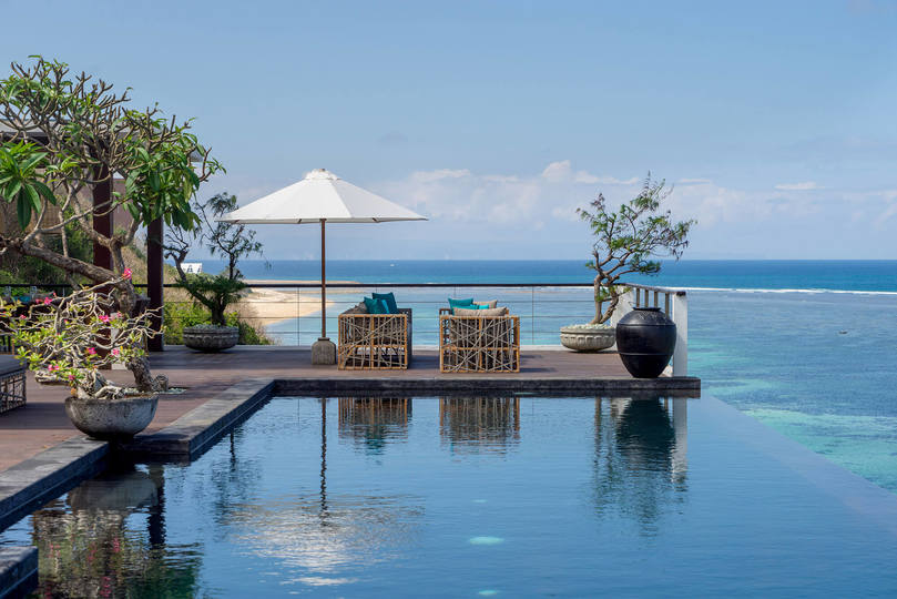 Ultimatives 5-Sterne-Refugium mit Meerblick – Bali Villa 1027