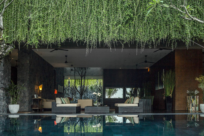 Luxus-Villa-Auszeit mit außergewöhnlichem Personal – 1028