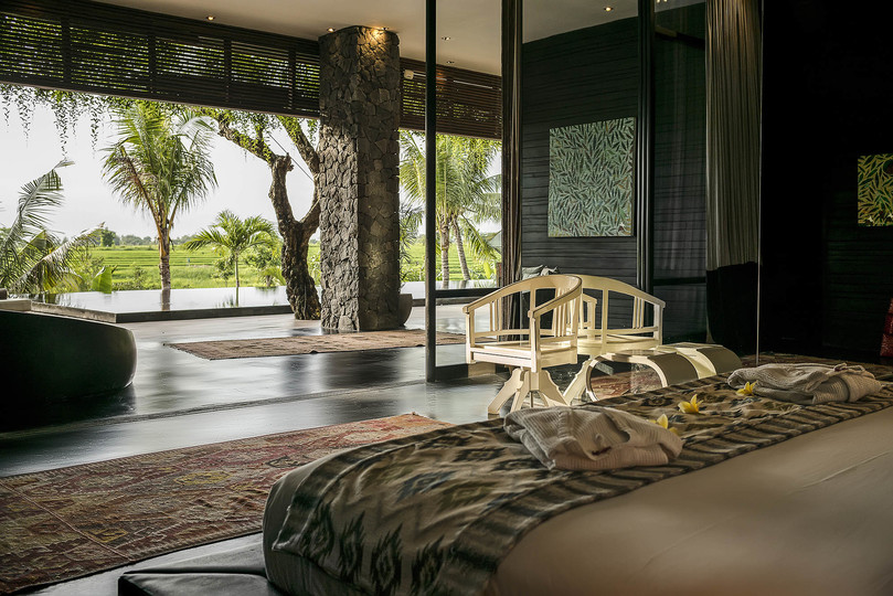 Luxus-Villa-Auszeit mit außergewöhnlichem Personal – 1028
