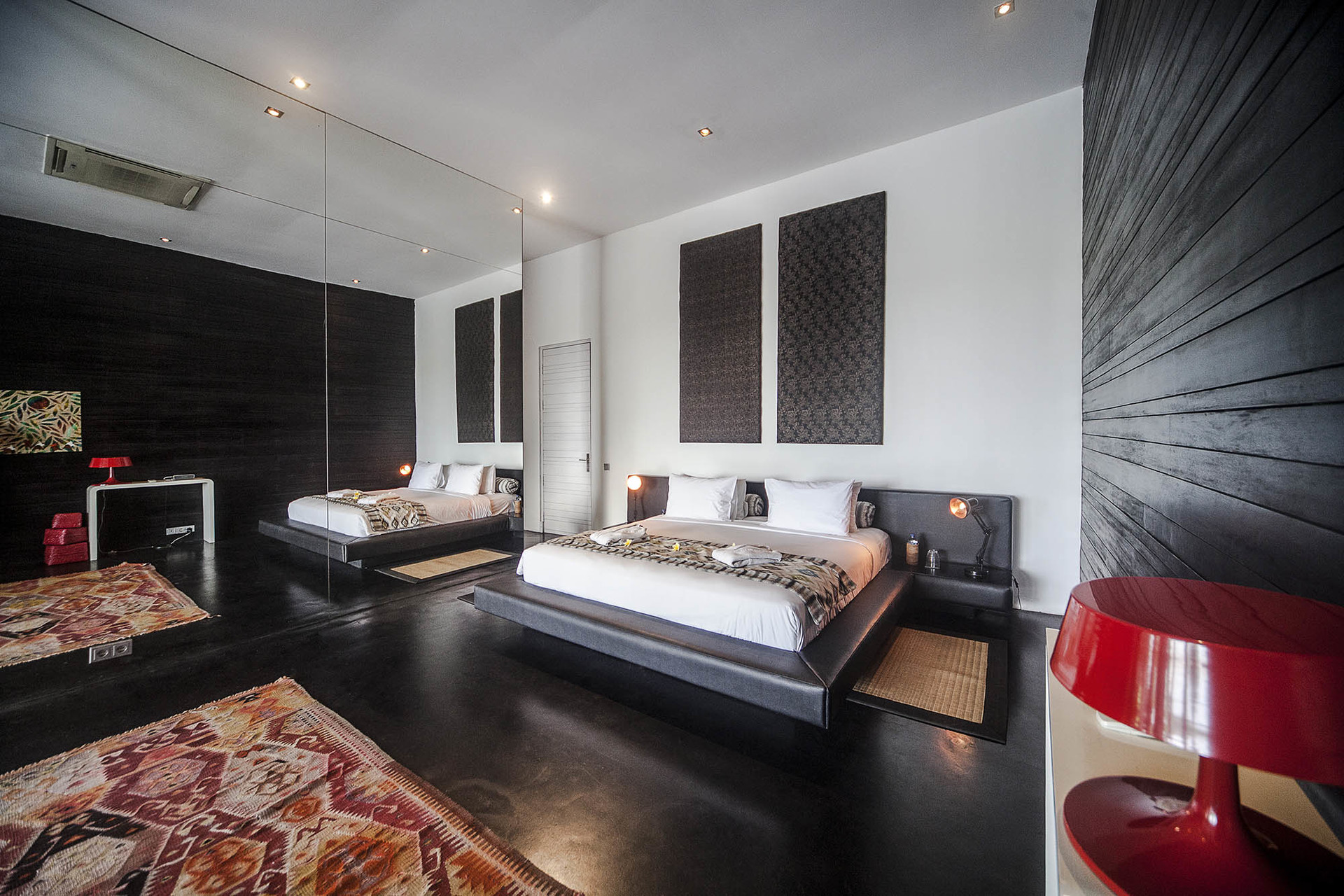 Luxus-Villa-Auszeit mit außergewöhnlichem Personal – 1028
