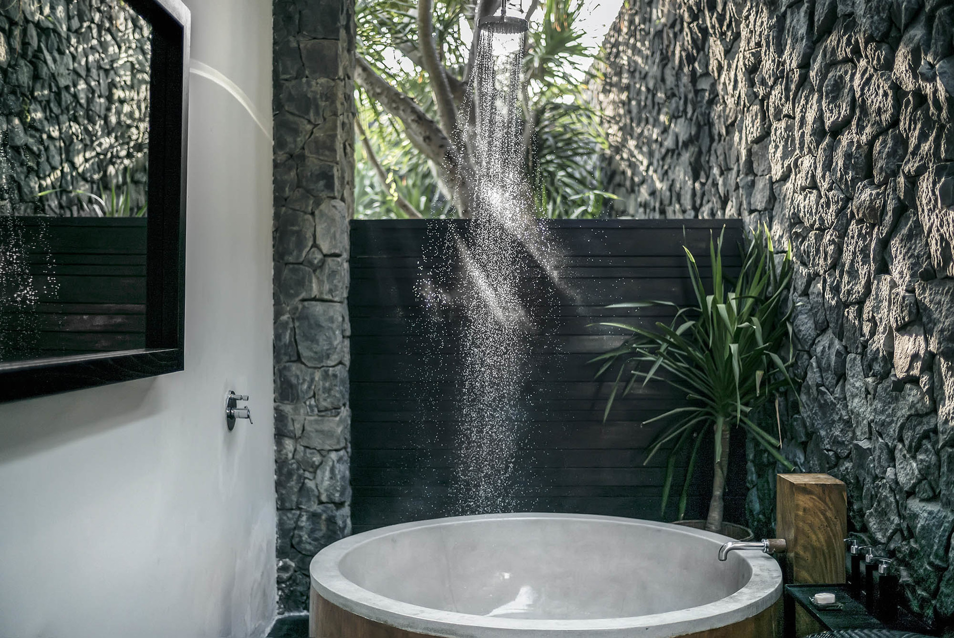 Luxus-Villa-Auszeit mit außergewöhnlichem Personal – 1028