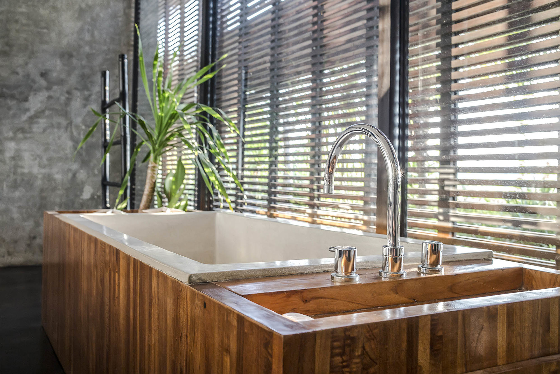 Luxus-Villa-Auszeit mit außergewöhnlichem Personal – 1028