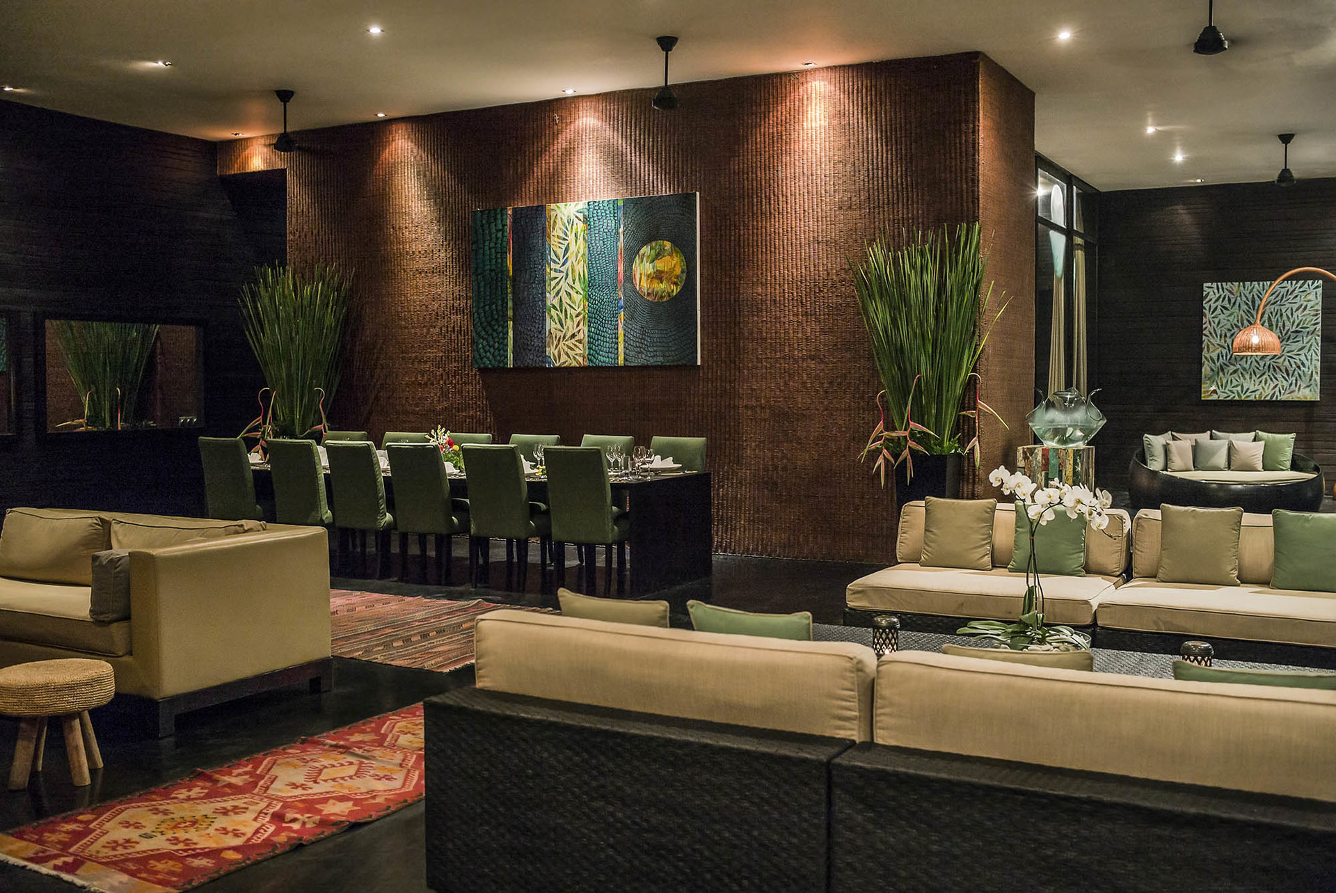 Luxus-Villa-Auszeit mit außergewöhnlichem Personal – 1028