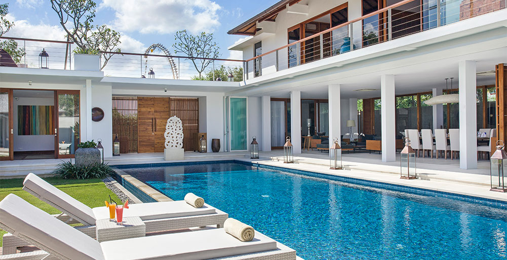 Wo Luxus auf Strand trifft – Bali Villa 1036