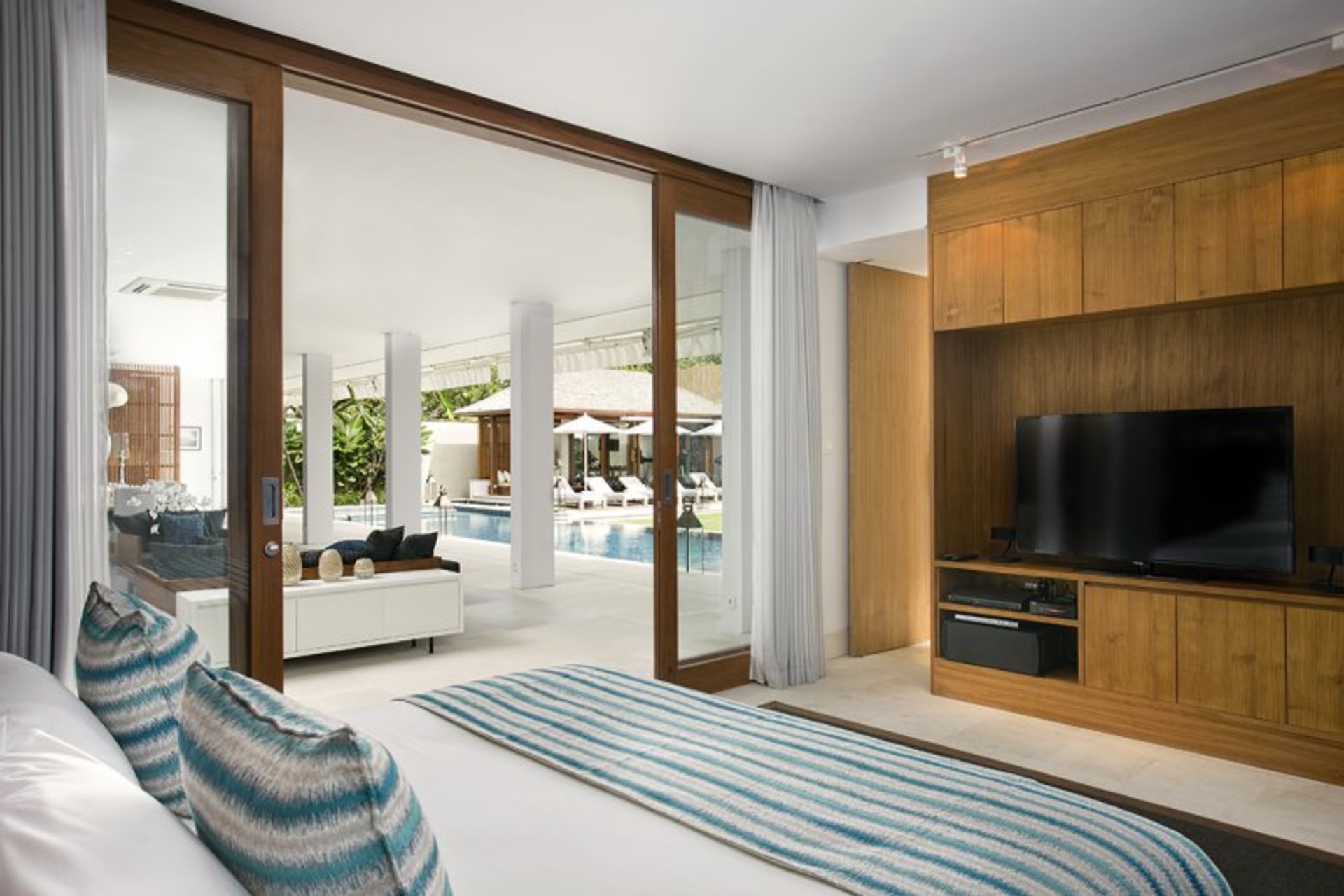Wo Luxus auf Strand trifft – Bali Villa 1036
