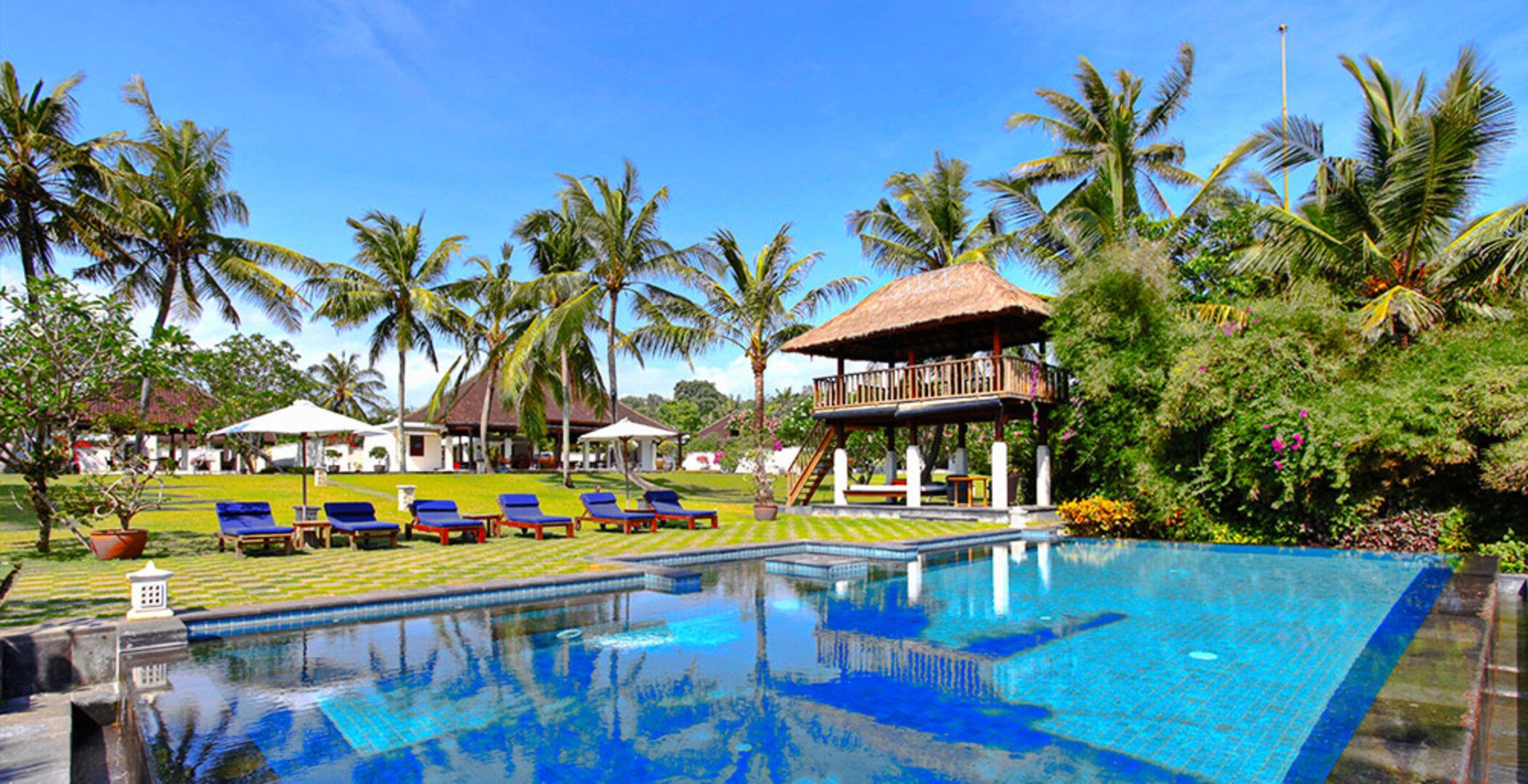 Privater Rückzugsort am Strand mit üppigem Gelände – Bali Villa 1044