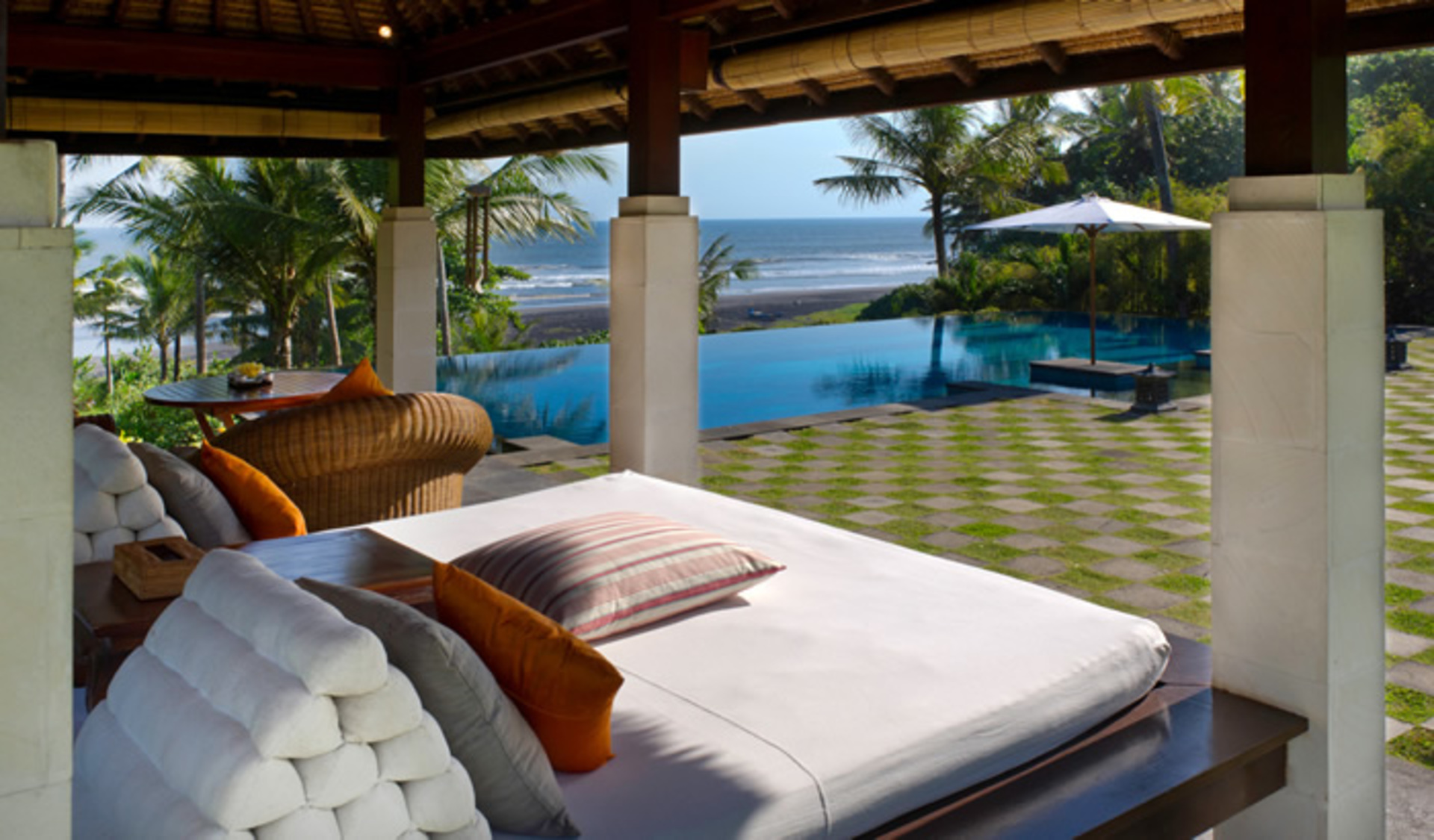 Privater Rückzugsort am Strand mit üppigem Gelände – Bali Villa 1044