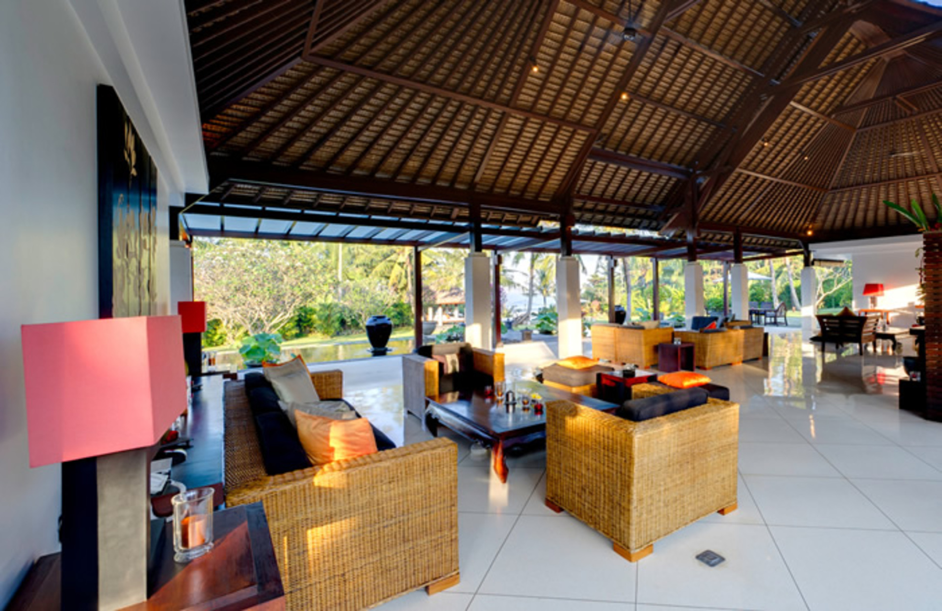 Privater Rückzugsort am Strand mit üppigem Gelände – Bali Villa 1044