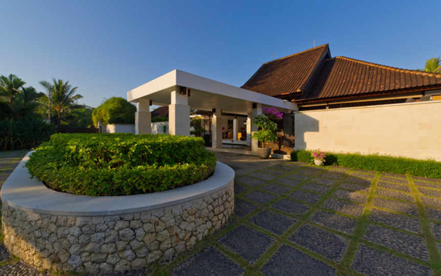 Privater Rückzugsort am Strand mit üppigem Gelände – Bali Villa 1044