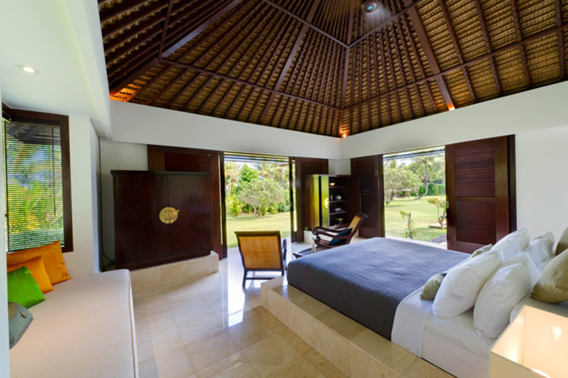 Privater Rückzugsort am Strand mit üppigem Gelände – Bali Villa 1044