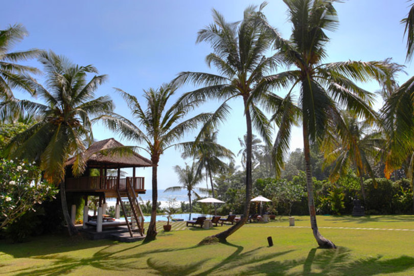 Privater Rückzugsort am Strand mit üppigem Gelände – Bali Villa 1044
