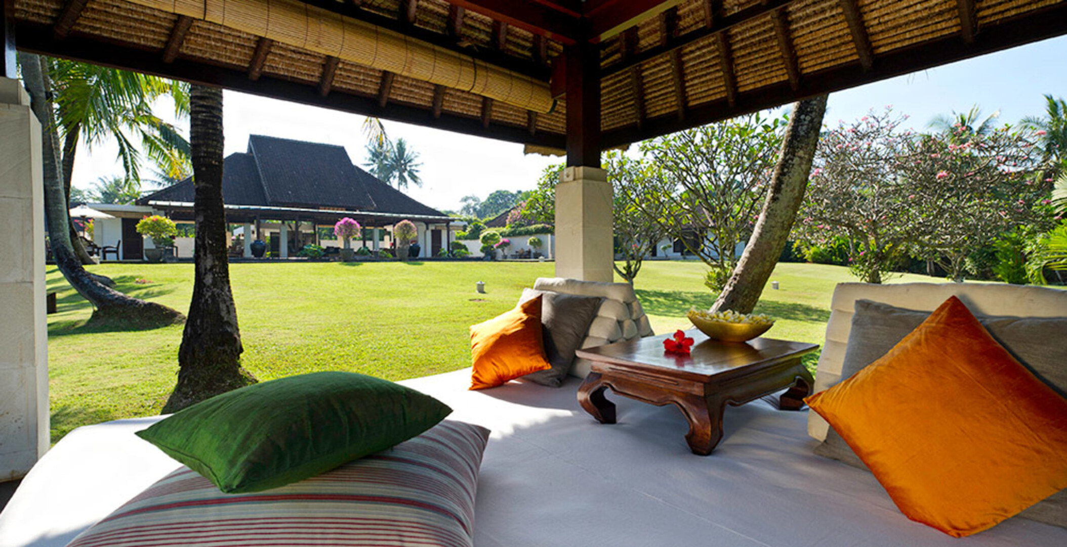 Privater Rückzugsort am Strand mit üppigem Gelände – Bali Villa 1044