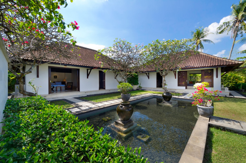 Privater Rückzugsort am Strand mit üppigem Gelände – Bali Villa 1044