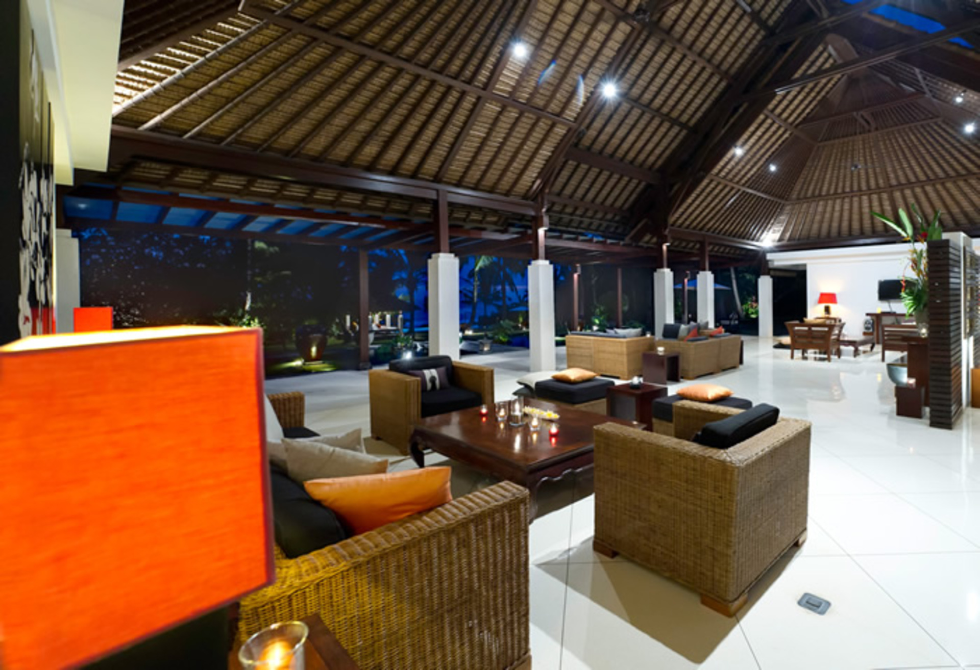Privater Rückzugsort am Strand mit üppigem Gelände – Bali Villa 1044