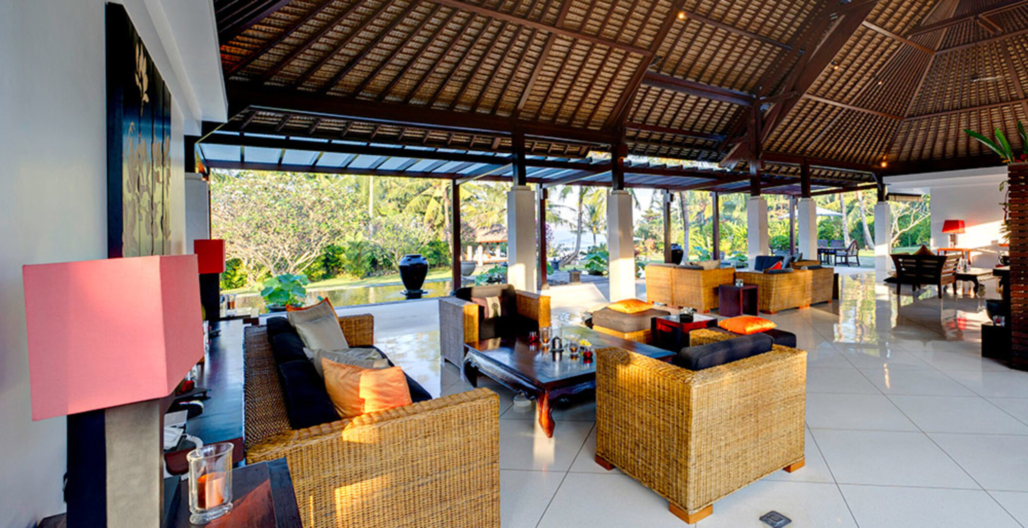 Privater Rückzugsort am Strand mit üppigem Gelände – Bali Villa 1044