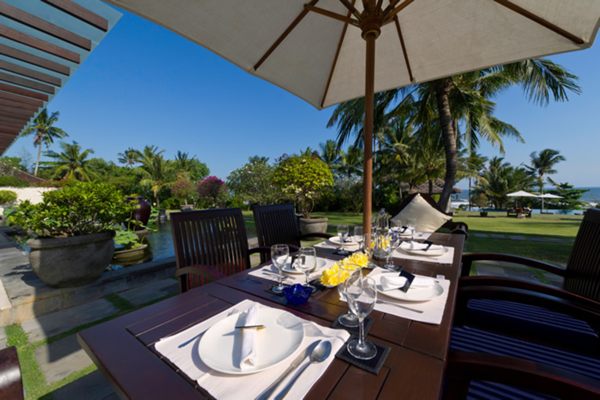 Privater Rückzugsort am Strand mit üppigem Gelände – Bali Villa 1044