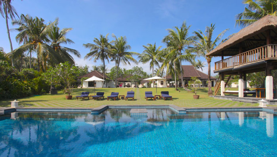 Privater Rückzugsort am Strand mit üppigem Gelände – Bali Villa 1044