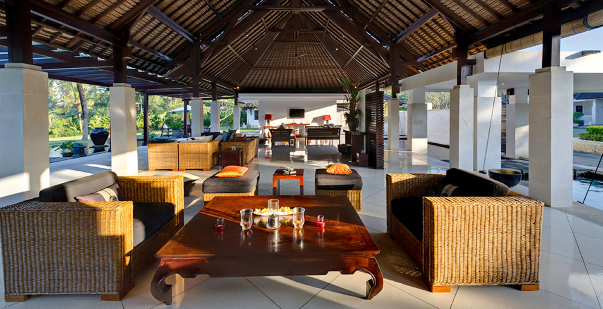 Privater Rückzugsort am Strand mit üppigem Gelände – Bali Villa 1044
