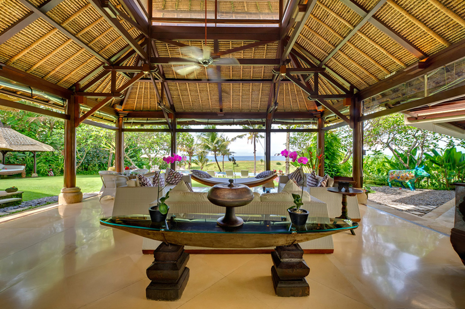 Elegantes Strandrefugium mit Pool – Bali Villa 1046