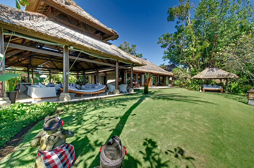 Elegantes Strandrefugium mit Pool – Bali Villa 1046
