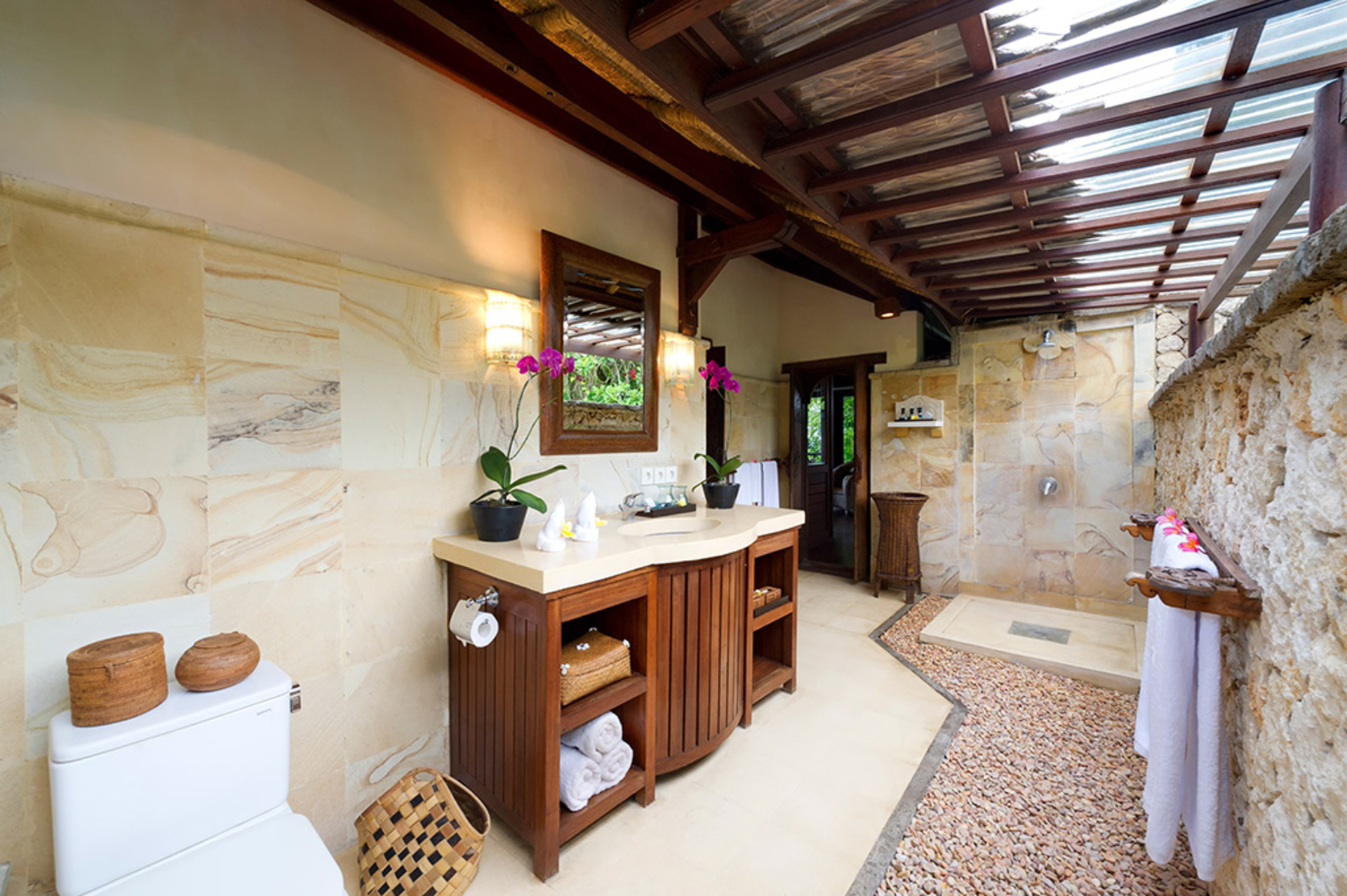 Elegantes Strandrefugium mit Pool – Bali Villa 1046