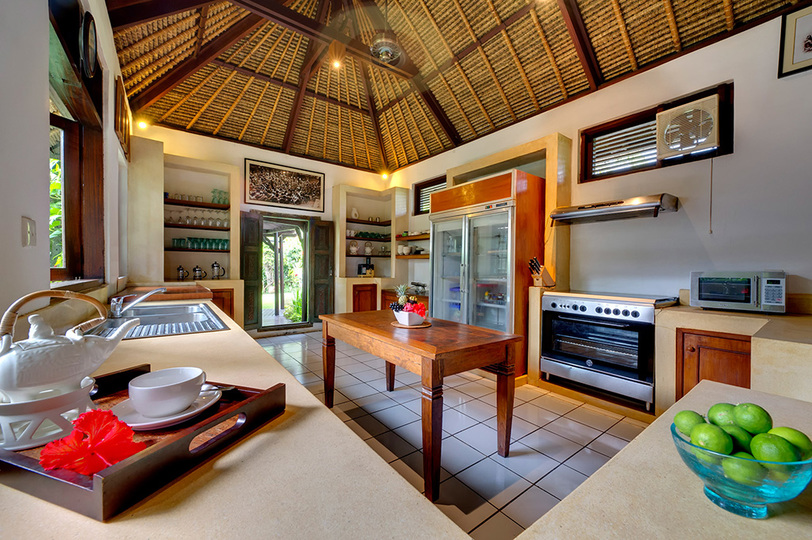 Elegantes Strandrefugium mit Pool – Bali Villa 1046