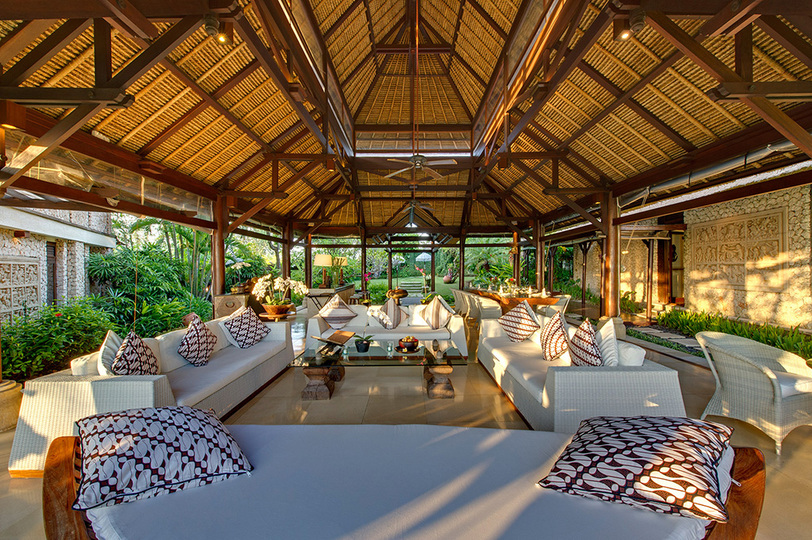 Elegantes Strandrefugium mit Pool – Bali Villa 1046