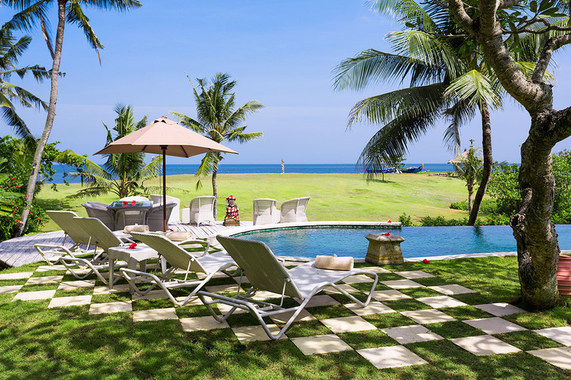 Elegantes Strandrefugium mit Pool – Bali Villa 1046