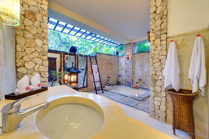 Elegantes Strandrefugium mit Pool – Bali Villa 1046