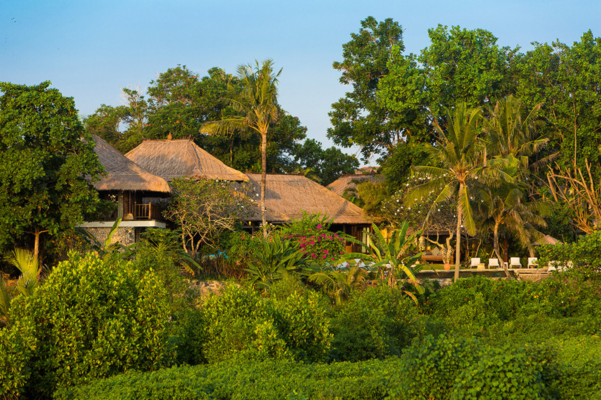 Elegantes Strandrefugium mit Pool – Bali Villa 1046